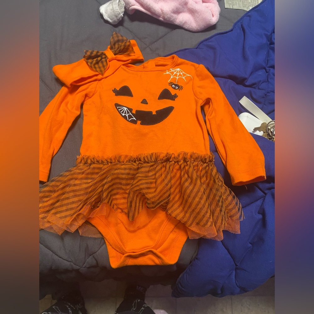 Adorable Halloween outfit!!